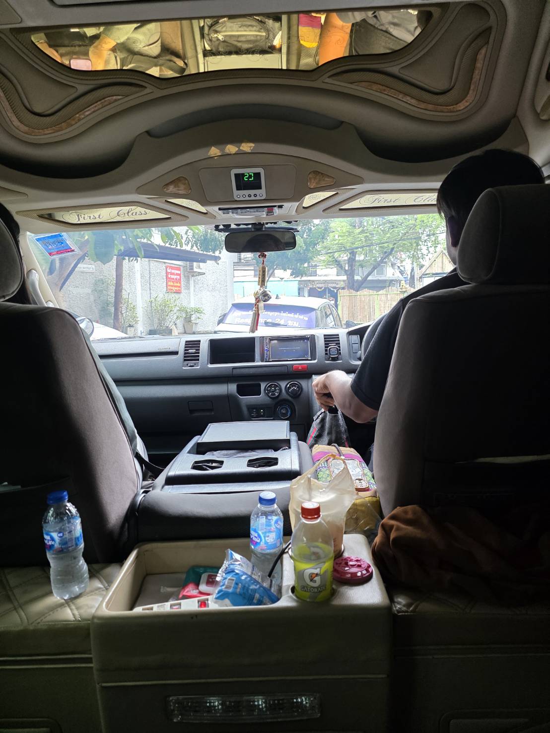 สมชายรับส่ง Pet Taxi รูปที่ 16